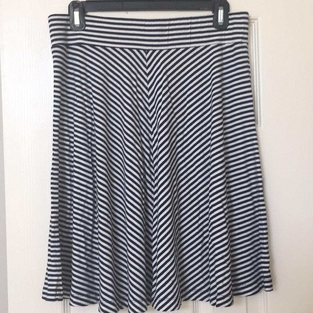 LOFT black & white swing skirt